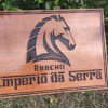 Placa Entalhada em Madeira Maciça Personalizada - Image 11