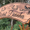 Placa Entalhada em Madeira Maciça Personalizada - Image 2